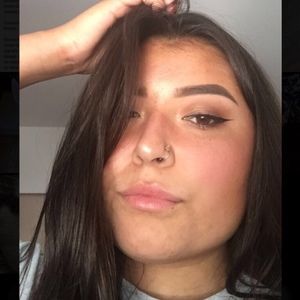 Meet your Posher, Iris